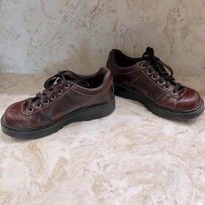 Sketchers brown leather hiking shoe